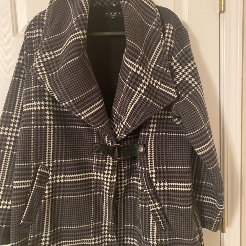Ellen Reyes women’s fashion coat